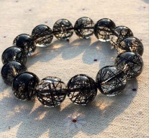 vòng đá phong thuỷ thạch anh