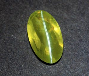 vòng tay đá mắt mèo may mắn, cách phân biệt đá mắt mèo thật