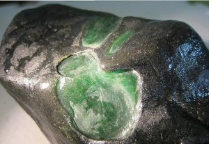 đá phỉ thúy hợp với mệnh gì